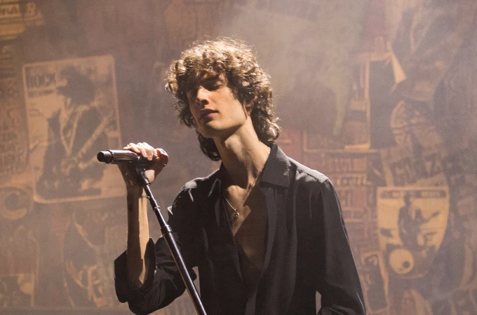 Sombr actuando en los MTV Video Music Awards Sombr actuando en los MTV Video Music Awards