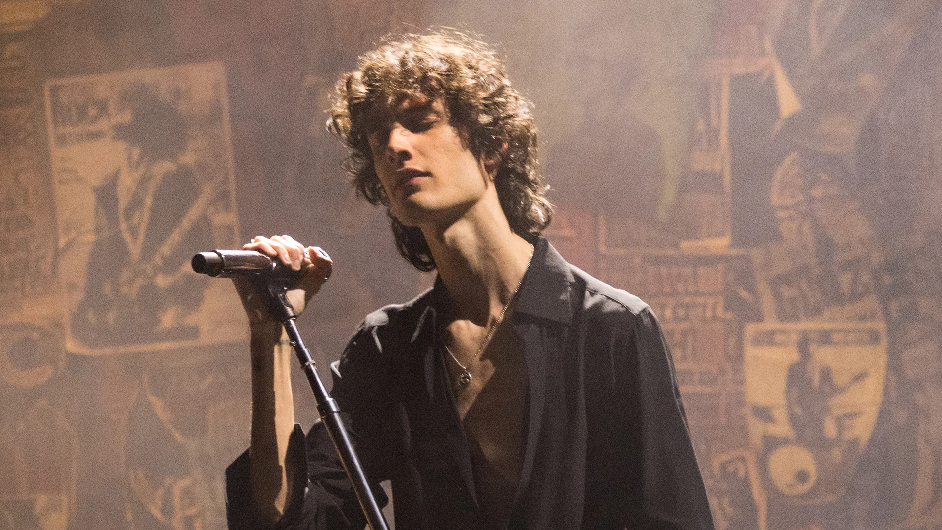 Sombr actuando en los MTV Video Music Awards Sombr actuando en los MTV Video Music Awards