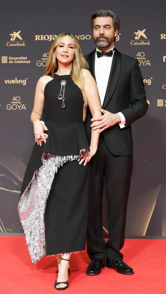 Rigoberta Bandini junto a Esteban Navarro en los Goya 2026