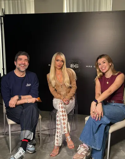 Bad Gyal con Eva Soriano y Nacho García. Bad Gyal con Eva Soriano y Nacho García.