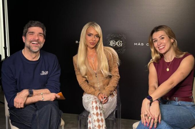 Bad Gyal con Eva Soriano y Nacho García.