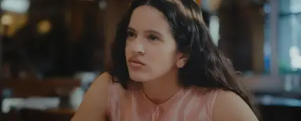 Rosalía, durante su conversación con Mariana Enriquez Rosalía, durante su conversación con Mariana Enriquez