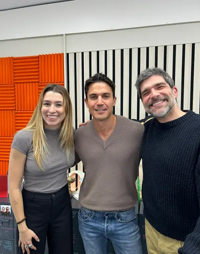 Álex González con Eva Soriano y Nacho García en Cuerpos especiales Álex González con Eva Soriano y Nacho García en Cuerpos especiales