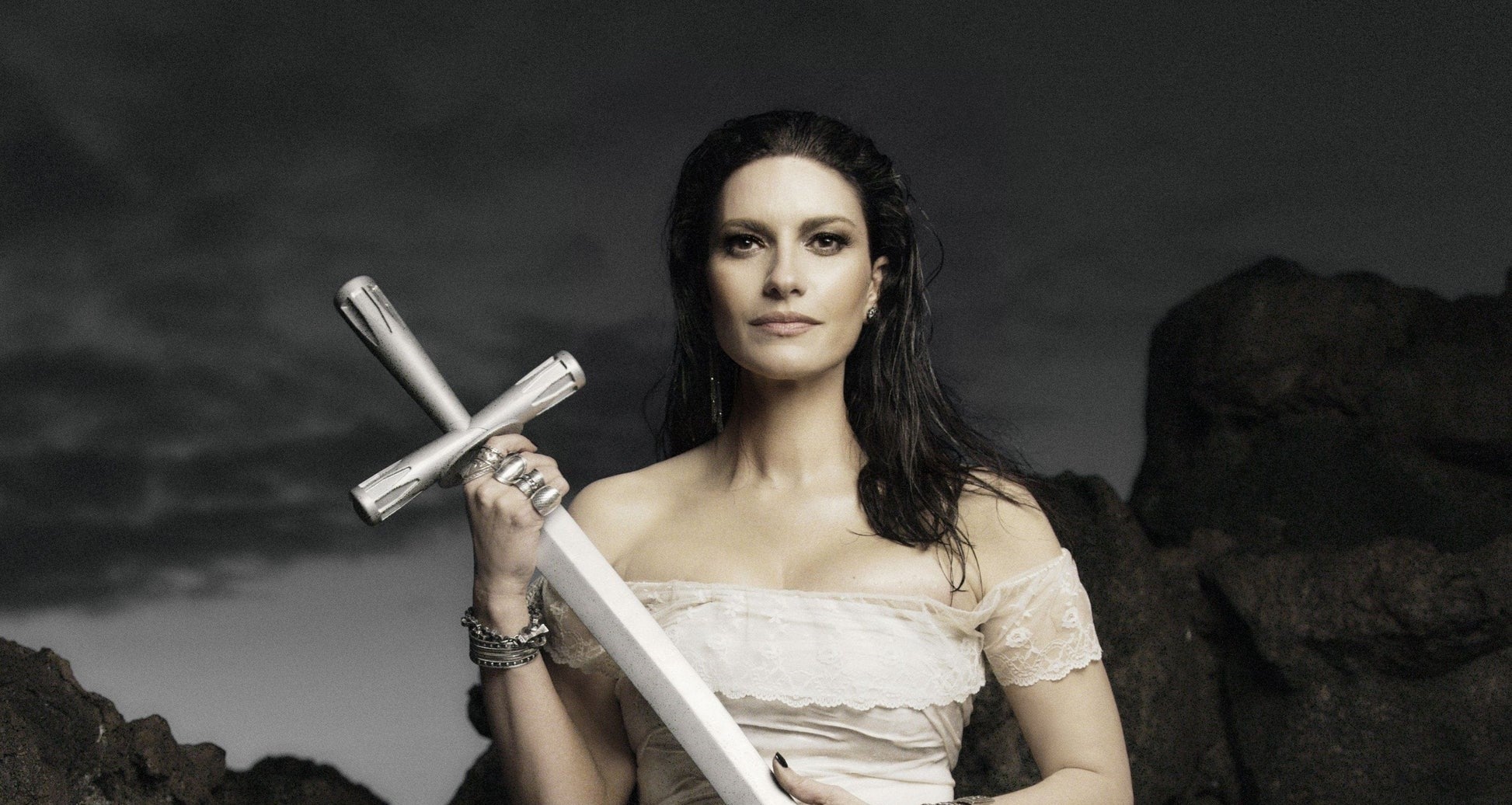 Laura Pausini en la portada de 'YO CANTO 2' Laura Pausini en la portada de 'YO CANTO 2'