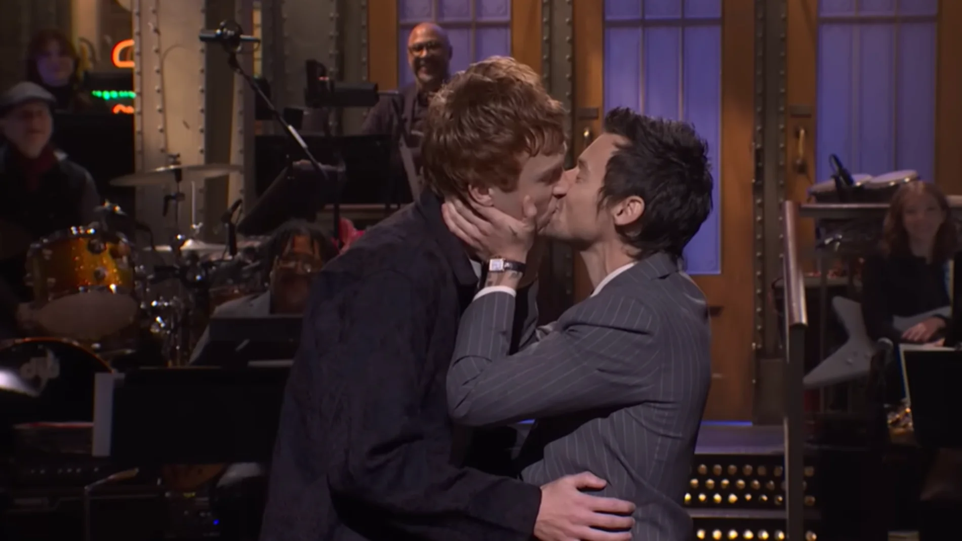 El beso de Harry Styles al cómico Ben Marshall: "Esto es 'queerbaiting'" El beso de Harry Styles al cómico Ben Marshall: "Esto es 'queerbaiting'"