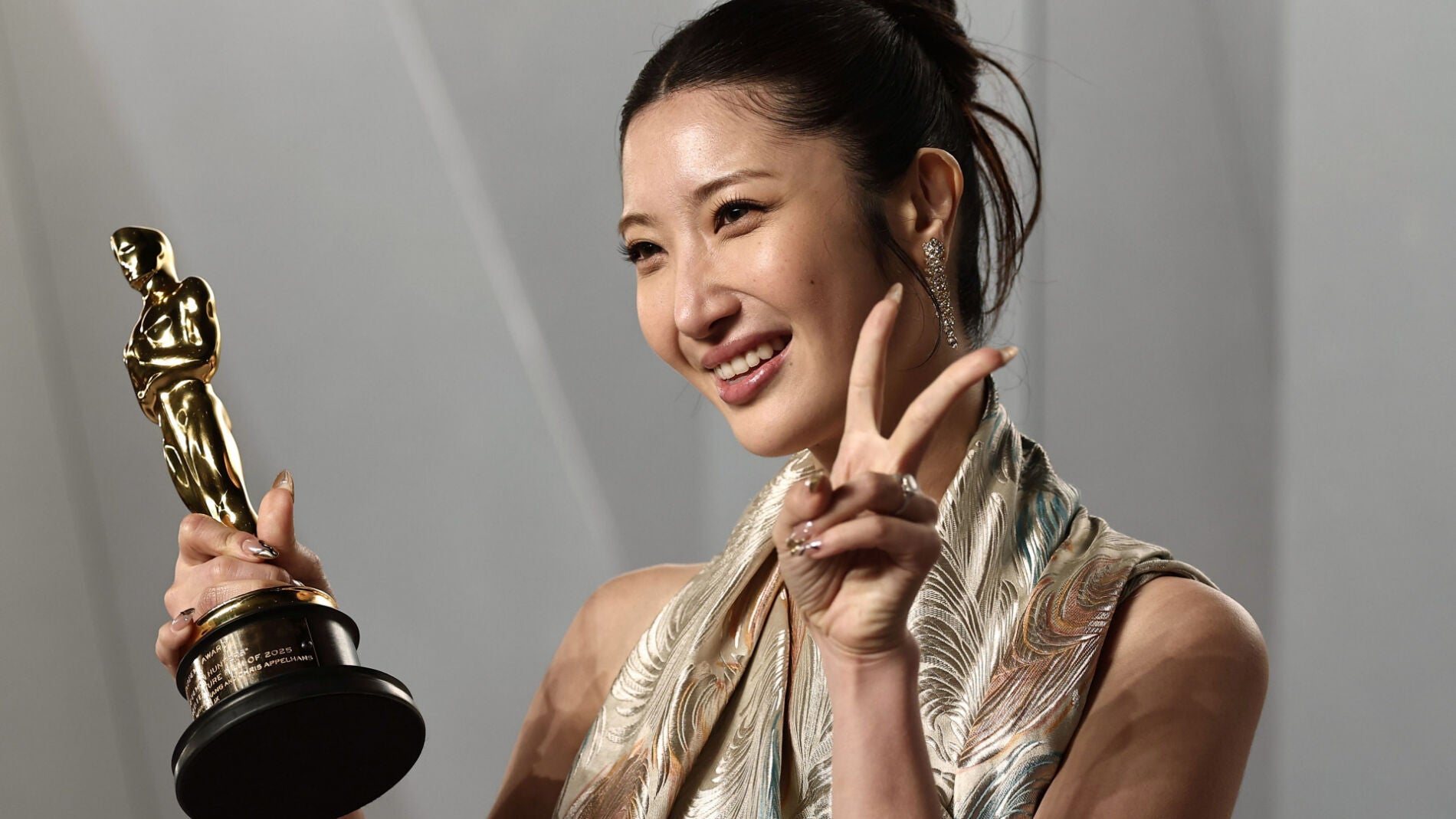 EJAE, con el Oscar a Mejor canción original.