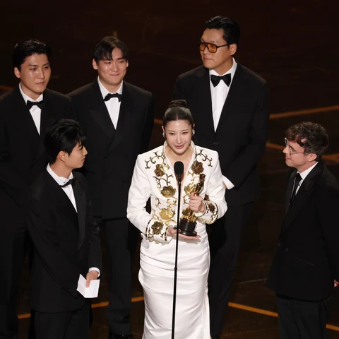 EJAE recoge el Oscar a Mejor canción original por 'Golden' EJAE recoge el Oscar a Mejor canción original por 'Golden'