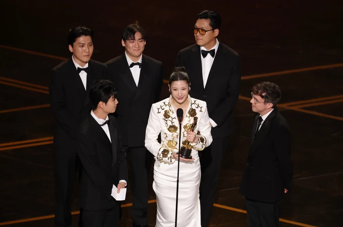 EJAE recoge el Oscar a Mejor canción original por 'Golden' EJAE recoge el Oscar a Mejor canción original por 'Golden'