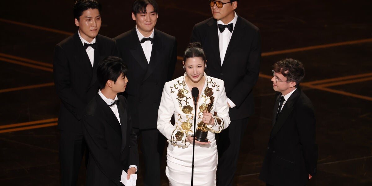 EJAE recoge el Oscar a Mejor canci&oacute;n original por 'Golden'