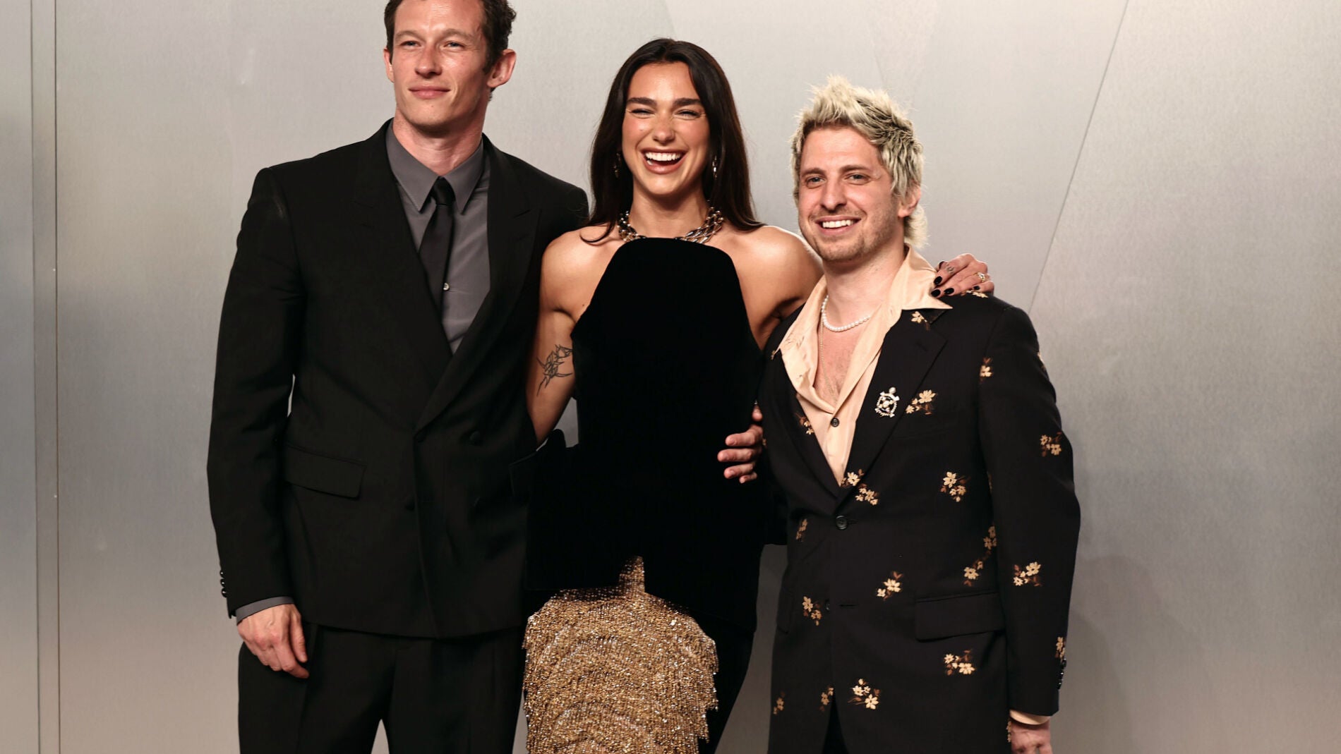 Callum Tatum, Dua Lipa y Andrew Watt, en los Premios Oscar 2026