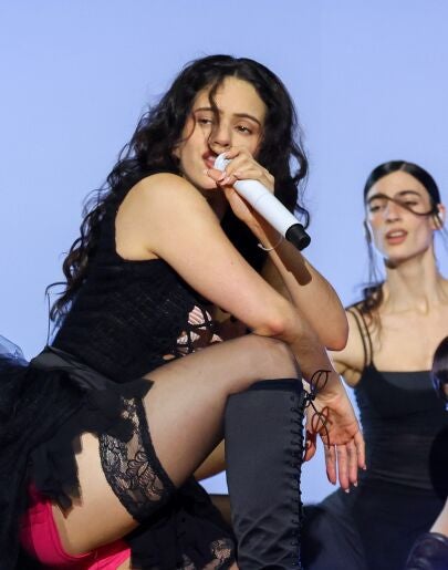 Rosalía en París con su gira 'LUX TOUR'