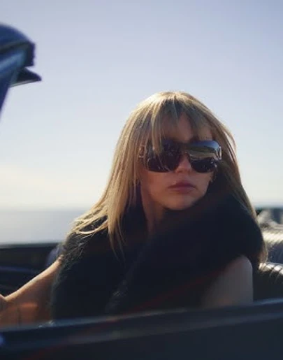 Miley Cyrus, en el videoclip de 'Younger You' Miley Cyrus, en el videoclip de 'Younger You'