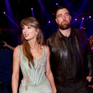 Taylor Swift y Travis Kelce presumen de amor en los iHeartRadio Music Awards Taylor Swift y Travis Kelce presumen de amor en los iHeartRadio Music Awards