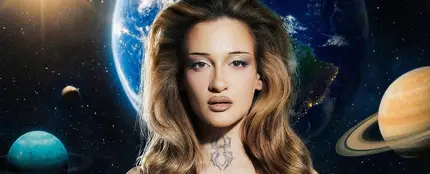 Luna Ki en la portada de su disco 'LUNA' Luna Ki en la portada de su disco 'LUNA'