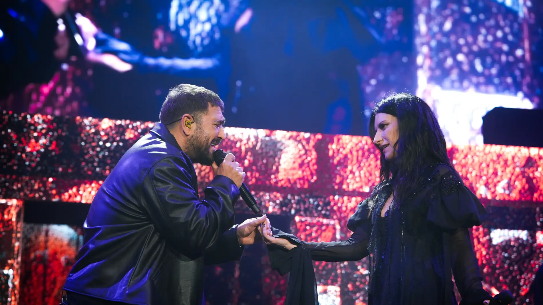 Antonio Orozco y Laura Pausini en el Palau Sant Jordi Antonio Orozco y Laura Pausini en el Palau Sant Jordi