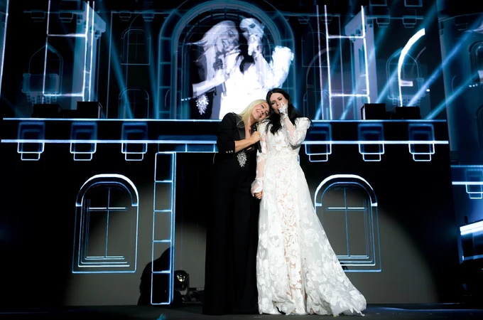 Mónica Naranjo y Laura Pausini en el Palau Sant Jordi de Barcelona Mónica Naranjo y Laura Pausini en el Palau Sant Jordi de Barcelona