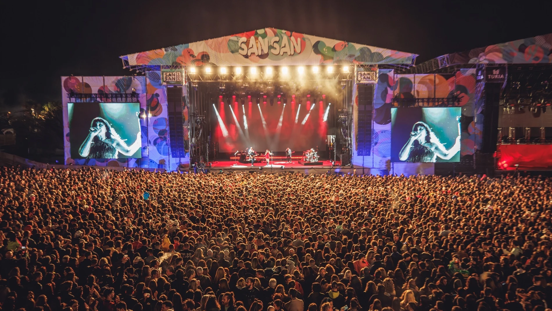 El SanSan Festival de Benicasim, en Castellón, es uno de los primeros festivales de música de la temporada y reúne a unas 15.000 personas. El SanSan Festival de Benicasim, en Castellón, es uno de los primeros festivales de música de la temporada y reúne a unas 15.000 personas.