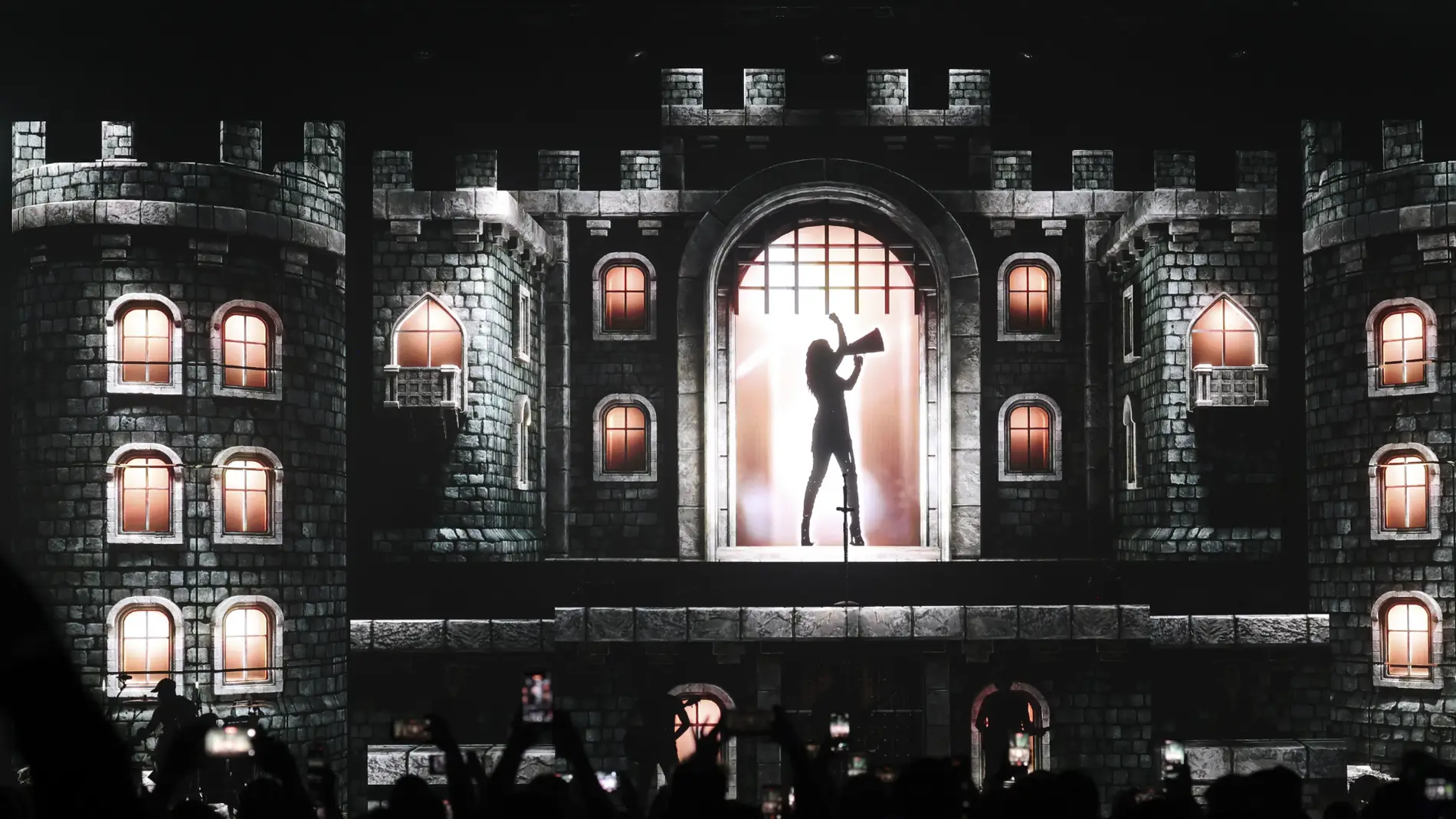 Laura Pausini, guardiana de la música en el castillo de IO CANTO WORLD TOUR 2026-2027 Laura Pausini, guardiana de la música en el castillo de IO CANTO WORLD TOUR 2026-2027