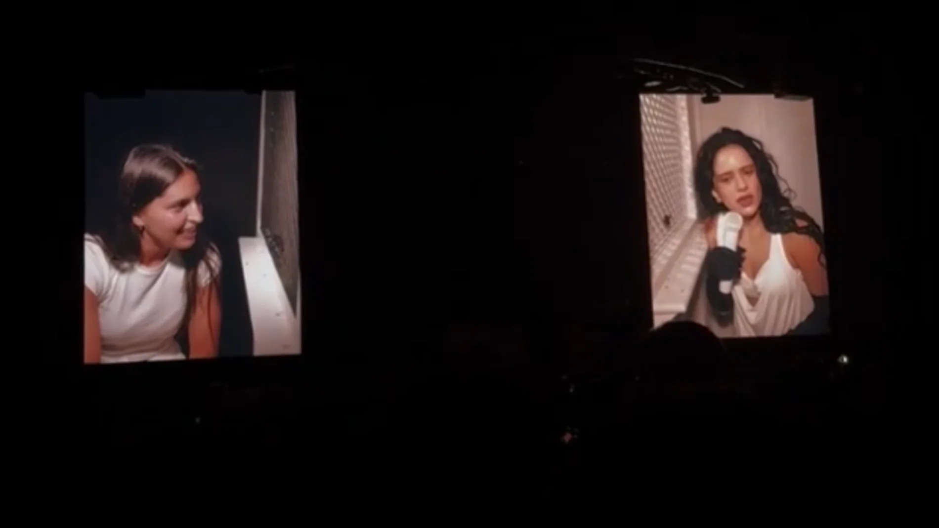 Rosalía, en su confesionario con la futbolista Kila Nazareth en Lisboa. Rosalía, en su confesionario con la futbolista Kila Nazareth en Lisboa.