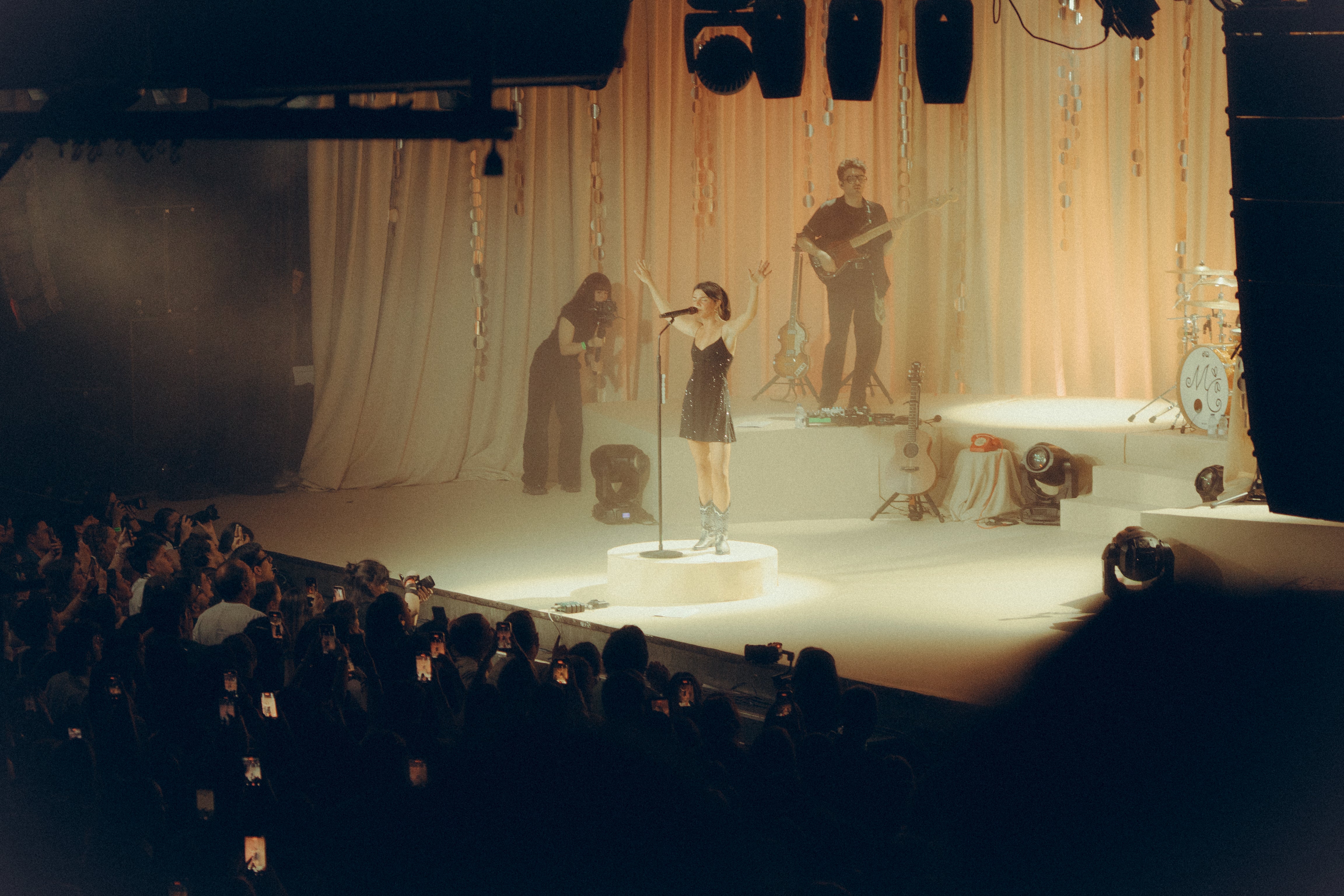 Mafalda Cardenal repara corazones en La Riviera de Madrid: “Esto es porque un día me atreví a escribir una canción sobre mi ex” Mafalda Cardenal repara corazones en La Riviera de Madrid: “Esto es porque un día me atreví a escribir una canción sobre mi ex”