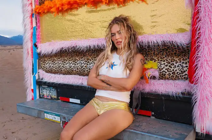 Karol G anunciando el 'VIAJANDO POR EL MUNDO TROPITOUR' Karol G anunciando el 'VIAJANDO POR EL MUNDO TROPITOUR'