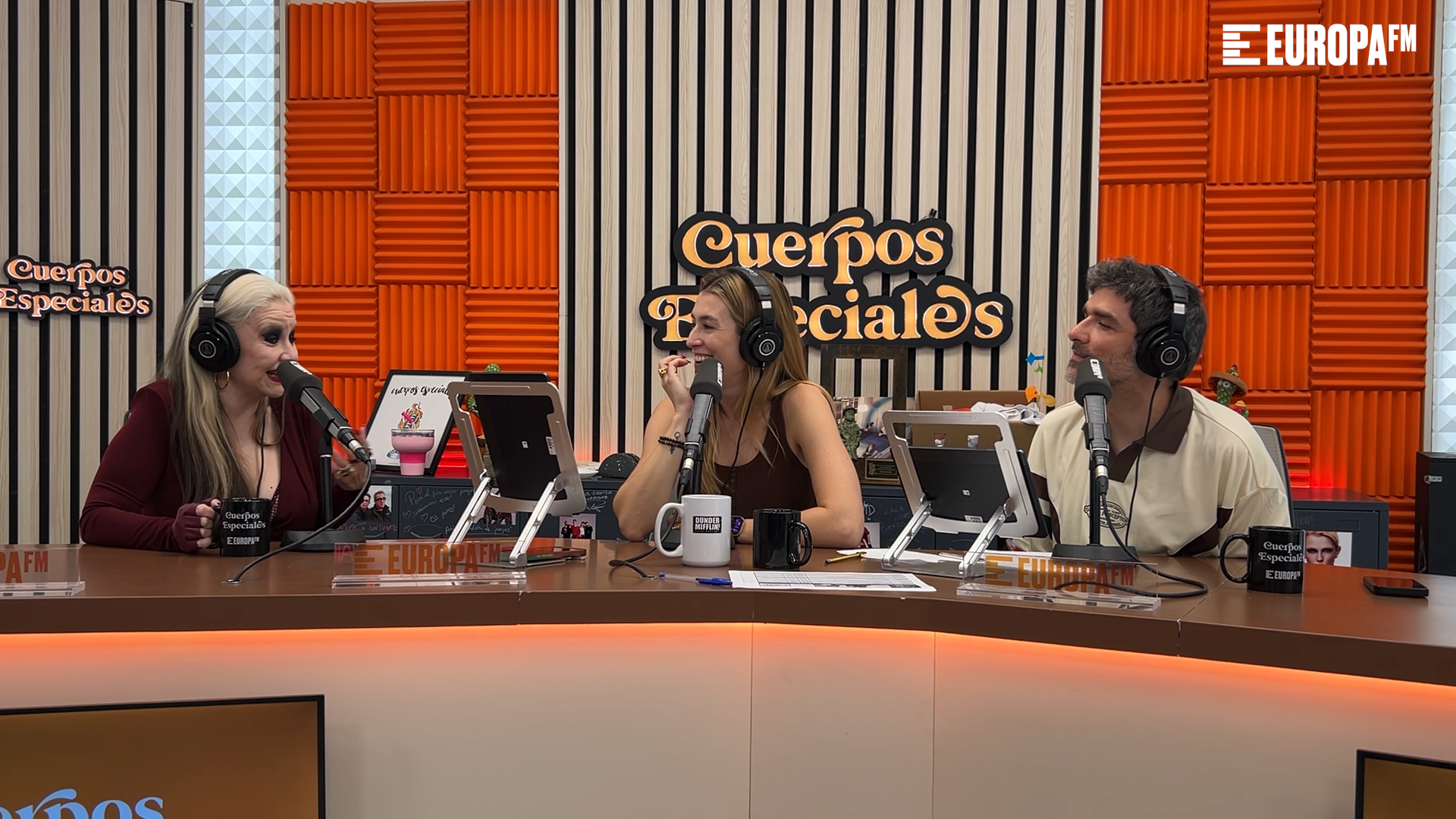 Alaska con Eva Soriano y Nacho García en 'Cuerpos especiales' Alaska con Eva Soriano y Nacho García en 'Cuerpos especiales'