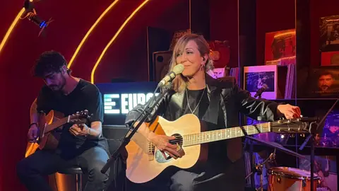 Nena Daconte en Local de Ensayo Europa FM Nena Daconte en Local de Ensayo Europa FM