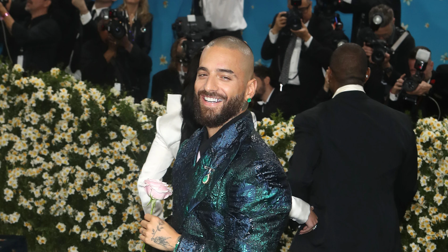 Maluma, vestido del diseñador Willy Echavarría. Maluma, vestido del diseñador Willy Echavarría.