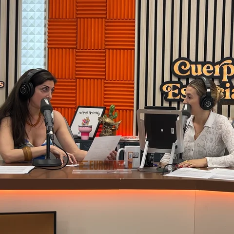 Espido Freire con Eva Soriano y Nacho García en Cuerpos especiales Espido Freire con Eva Soriano y Nacho García en Cuerpos especiales