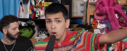 Milo J en su Tiny Desk Milo J en su Tiny Desk