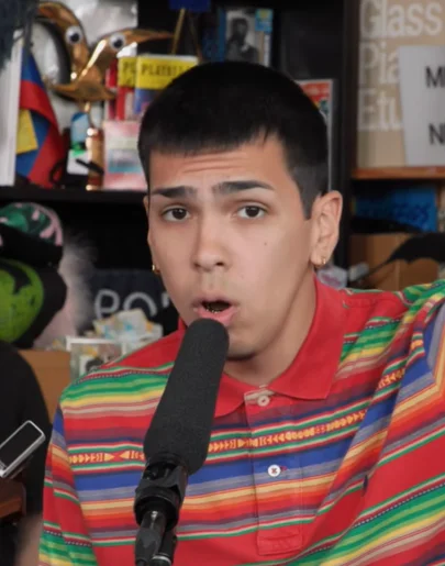 Milo J en su Tiny Desk Milo J en su Tiny Desk