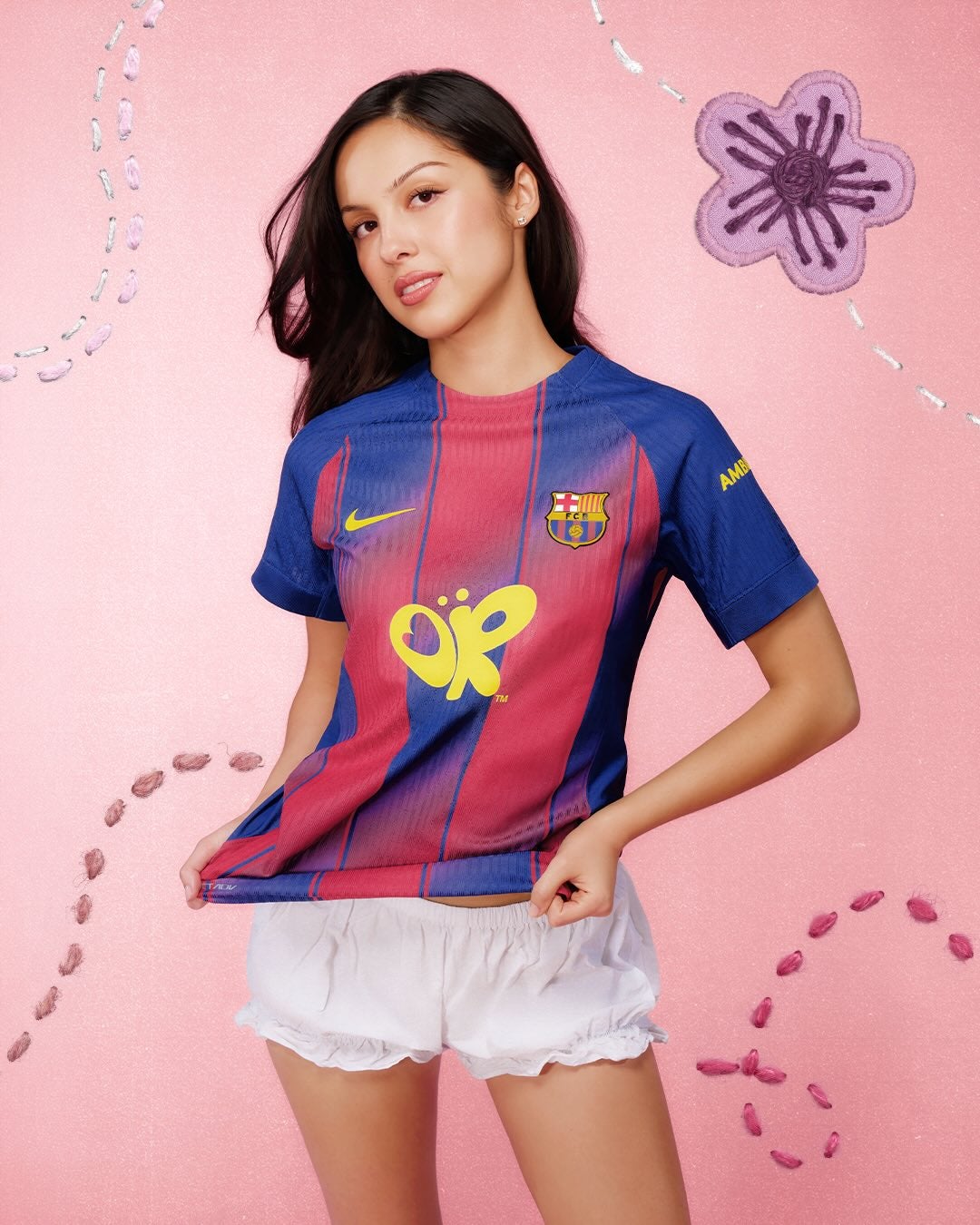 Olivia Rodrigo con su camiseta del FC Barcelona Olivia Rodrigo con su camiseta del FC Barcelona