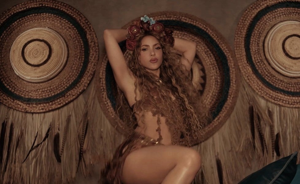 Shakira en el videoclip de 'Choka Choka' Shakira en el videoclip de 'Choka Choka'