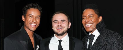 Jaafar Jackson, Prince Jackson y Jermaine Jackson en la premier de Michael