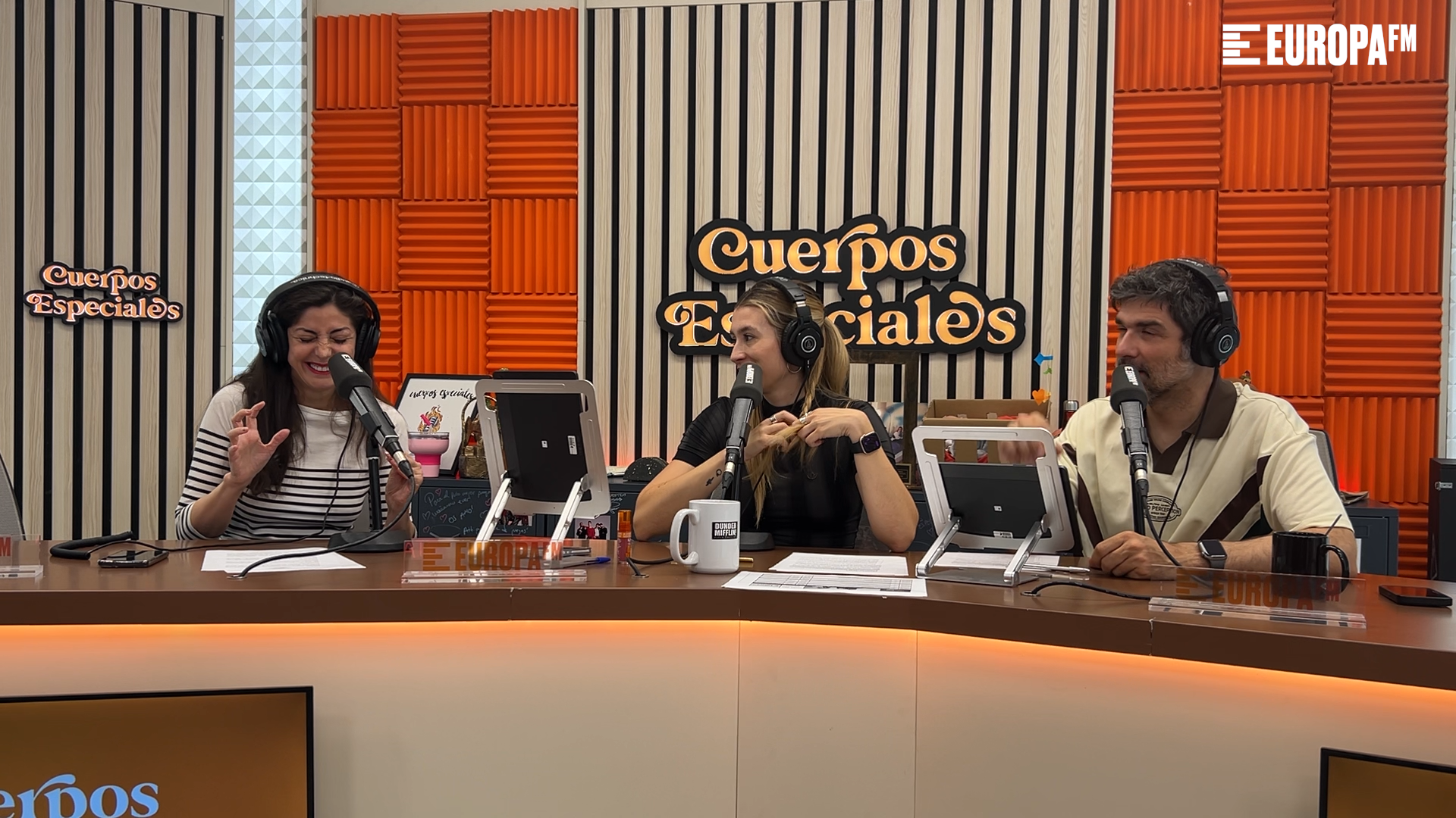 Espido Freire con Eva Soriano y Nacho García en Cuerpos especiales Espido Freire con Eva Soriano y Nacho García en Cuerpos especiales