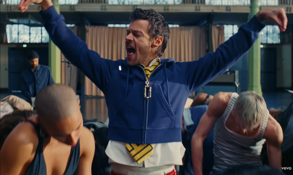 Harry Styles en el videoclip de 'Dance No More' Harry Styles en el videoclip de 'Dance No More'