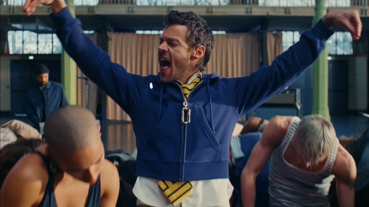 Harry Styles proves to be the king of the dance floor with the video oclip of 'Dance No More'