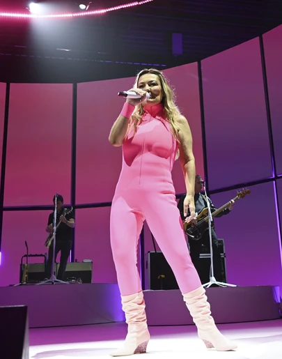 Amaia Montero, en el primer concierto de la gira 'Tantas cosas que contar' de La Oreja de Van Gogh. Amaia Montero, en el primer concierto de la gira 'Tantas cosas que contar' de La Oreja de Van Gogh.