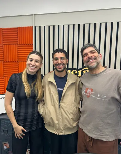 Yunez Chaib, con Eva Soriano y Nacho García en Cuerpos especiales Yunez Chaib, con Eva Soriano y Nacho García en Cuerpos especiales