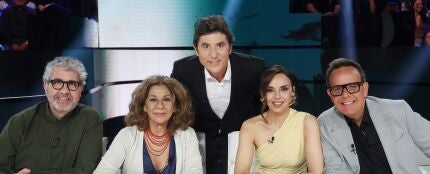 Manel Fuentes y el jurado en la Gala 5 de 'Tu cara me suena 13'