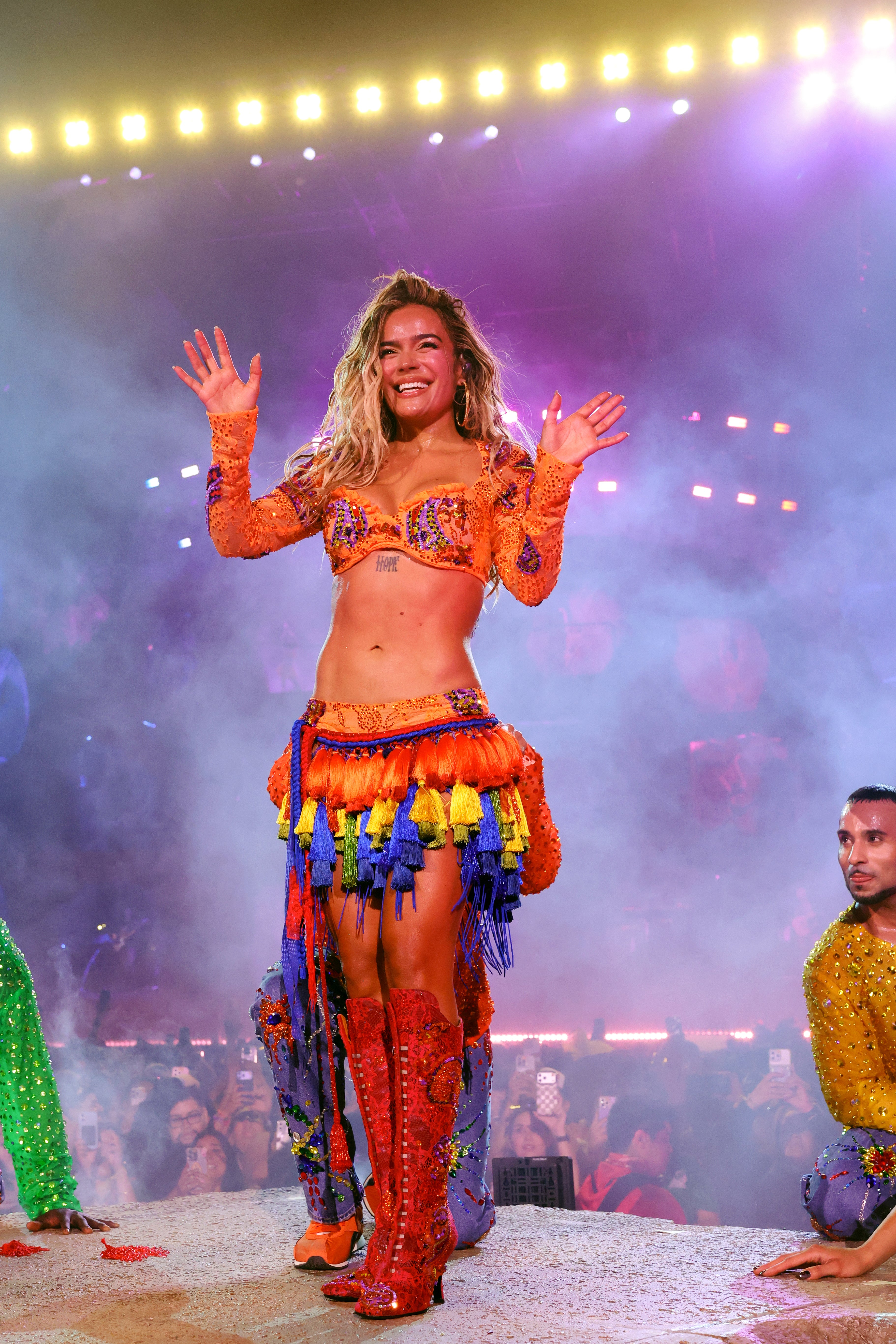 Karol G actuando en el Festival Coachella 2026 Karol G actuando en el Festival Coachella 2026