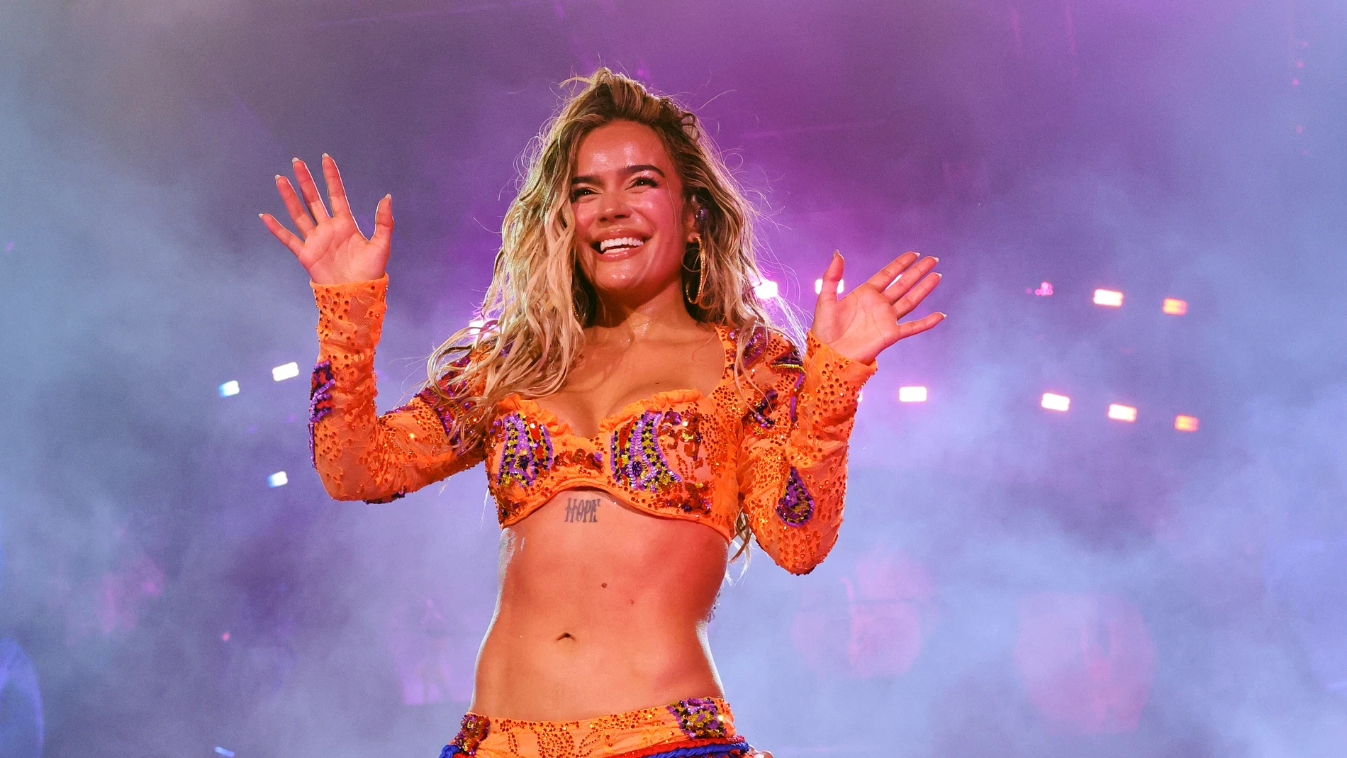 Karol G actuando en el Festival Coachella 2026 Karol G actuando en el Festival Coachella 2026