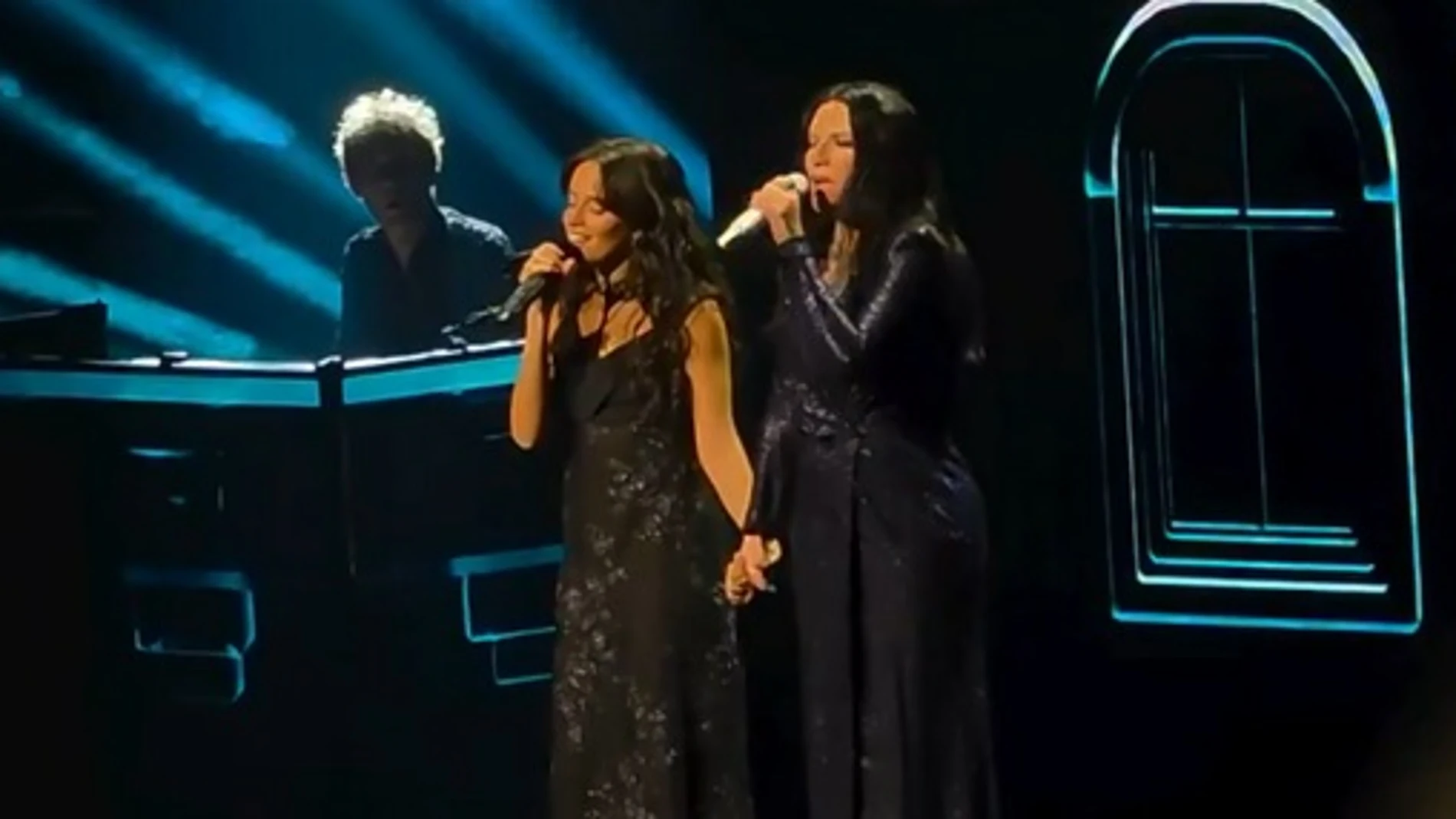 Camila Cabello y Laura Pausini en Miami Camila Cabello y Laura Pausini en Miami