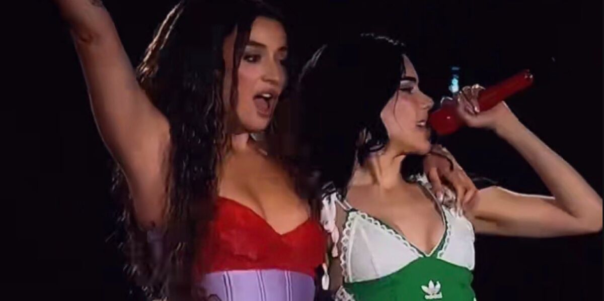 Lola &Iacute;ndigo y Kenia Os, en el Tecate Emblema de Ciudad de M&eacute;xico.