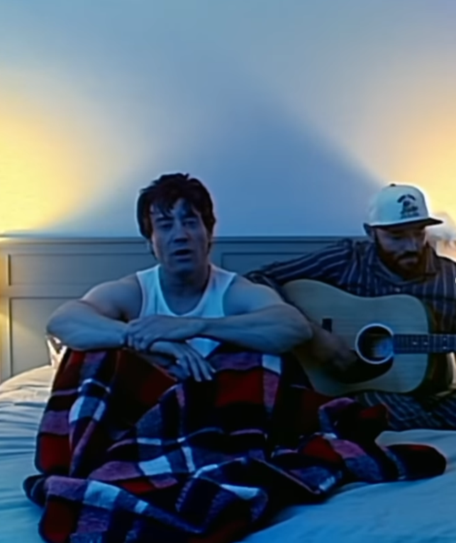 La La Love, en el videoclip de 'A ver quién duerme ahora' La La Love, en el videoclip de 'A ver quién duerme ahora'