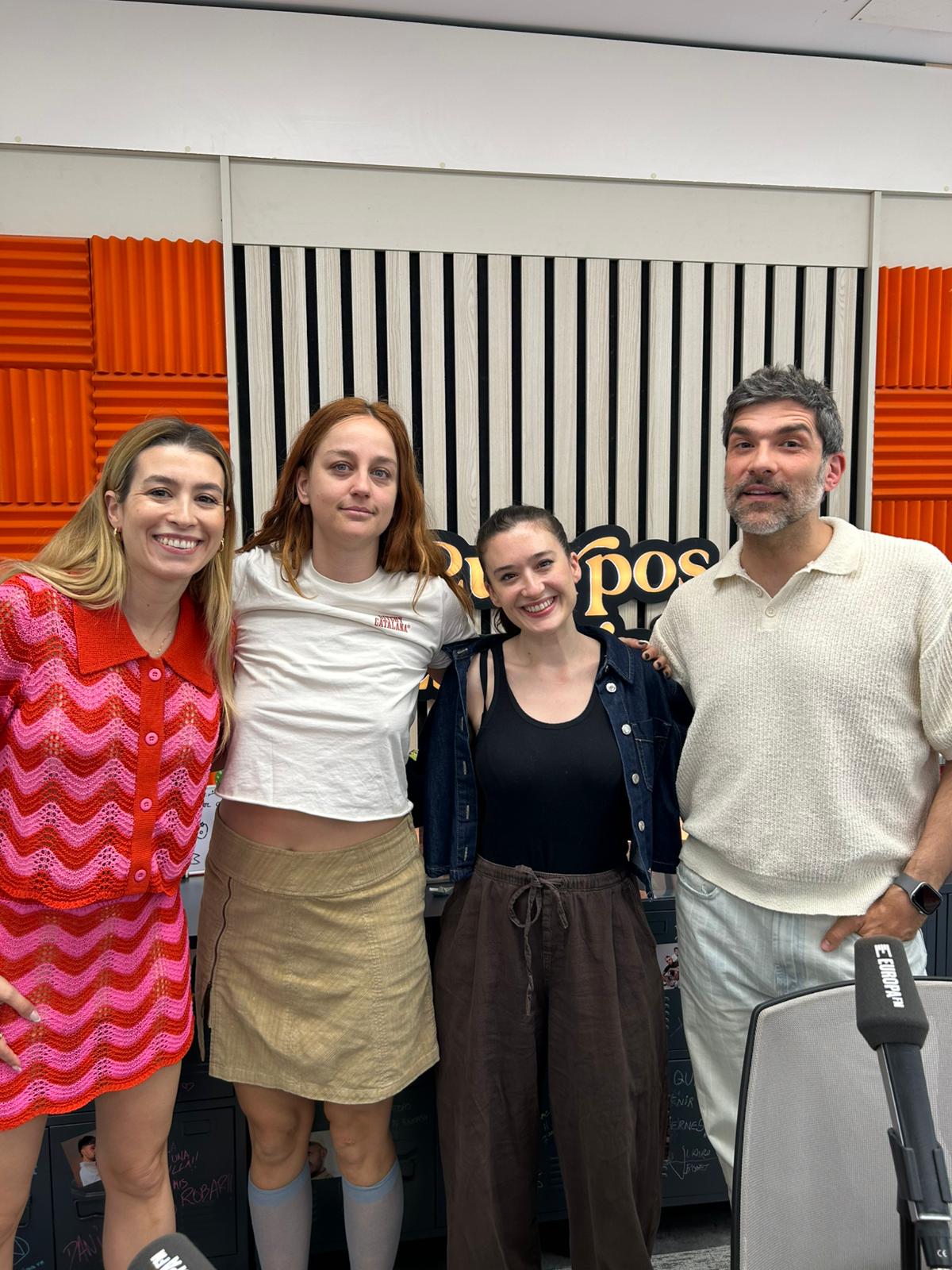 La entrevista de Victoria Martín y Laura Weissmhar en 'Cuerpos especiales' episode artwork
