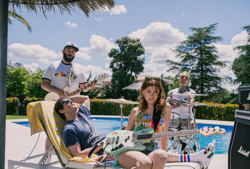 La La Love You en el videoclip de 'A ver quién se duerme ahora' La La Love You en el videoclip de 'A ver quién se duerme ahora'