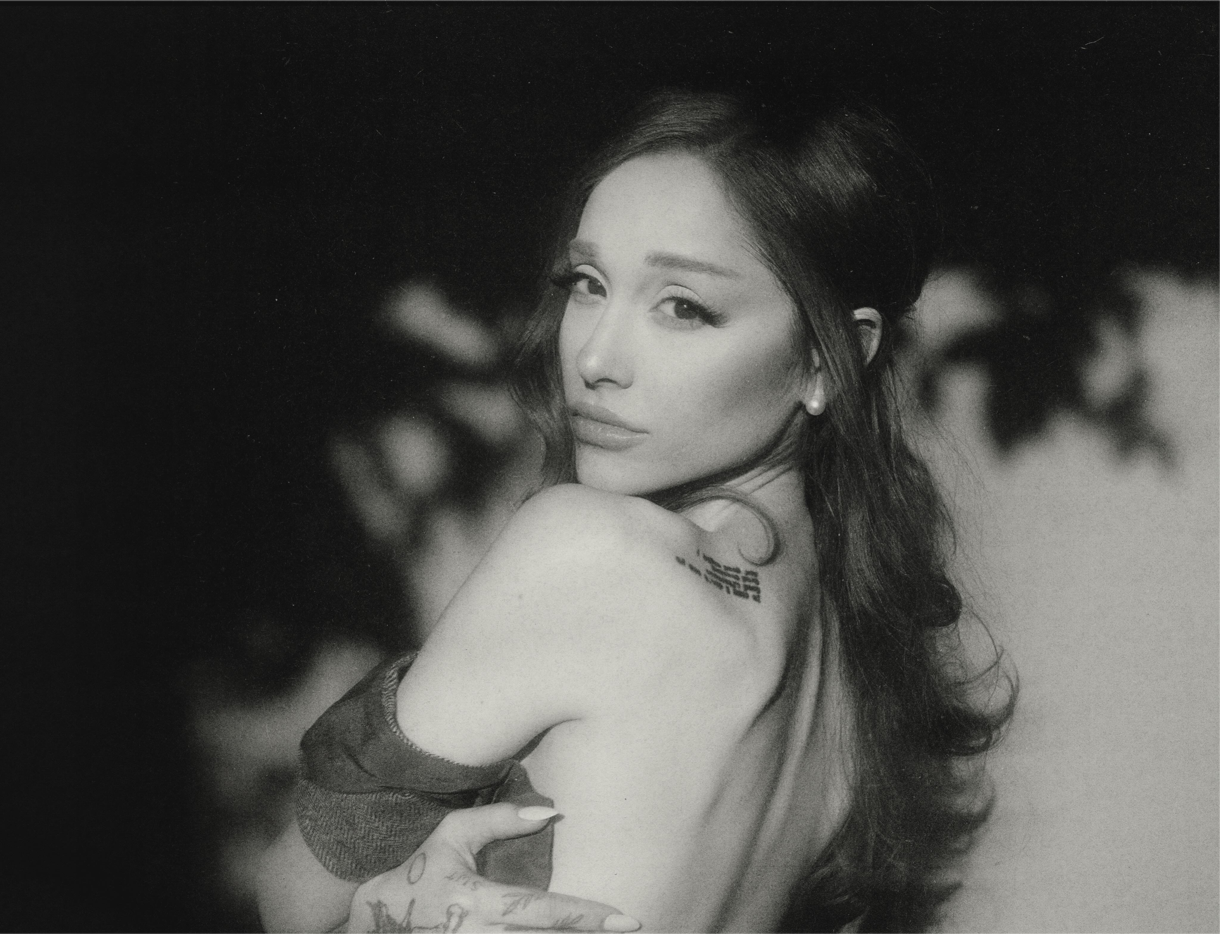 Ariana Grande para la promoción de 'hate that i made you love me' Ariana Grande para la promoción de 'hate that i made you love me'