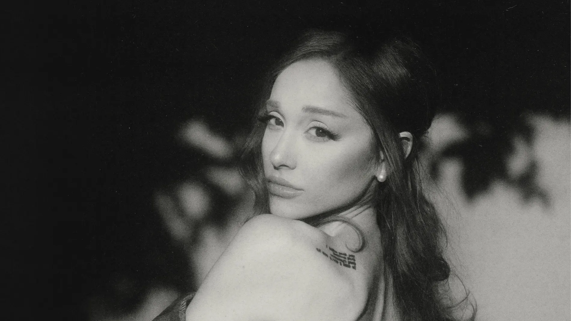 Ariana Grande para la promoción de 'hate that i made you love me' Ariana Grande para la promoción de 'hate that i made you love me'