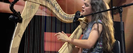 Amaia interpreta 'Ya está' con el arpa en el Roig Arena de Madrid. Amaia interpreta 'Ya está' con el arpa en el Roig Arena de Madrid.